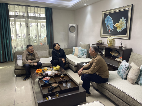 胜天国际集团等三家公司工会看望慰问退休职工